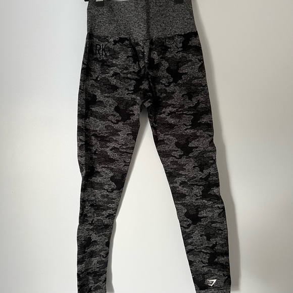 Gymshark Balck Camo Seamless - Picture 2 of 3